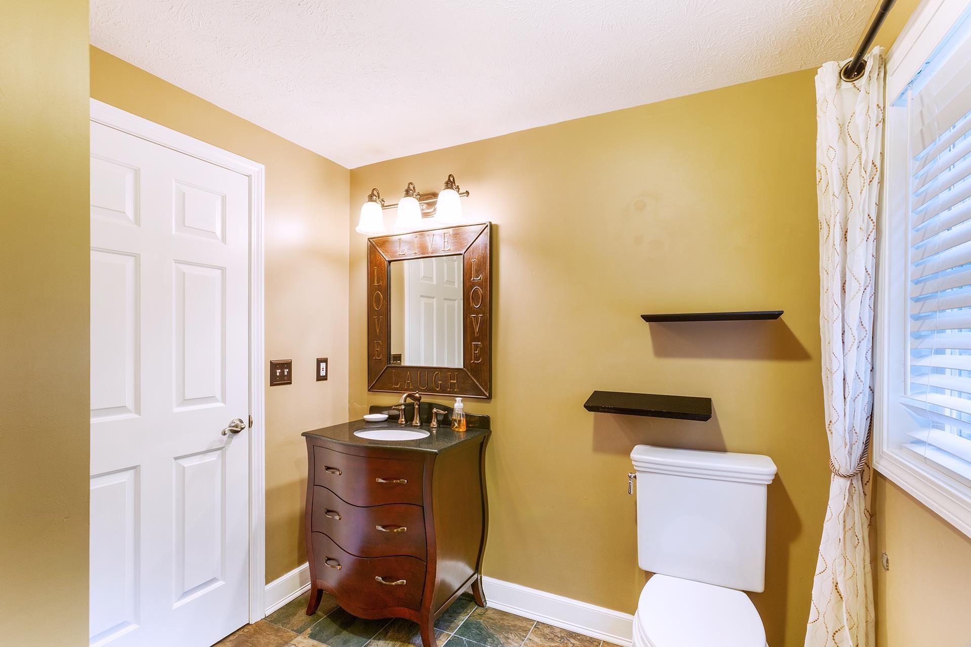 20 Joel Path Hudson, NH 03051 - Photo 10 of 36