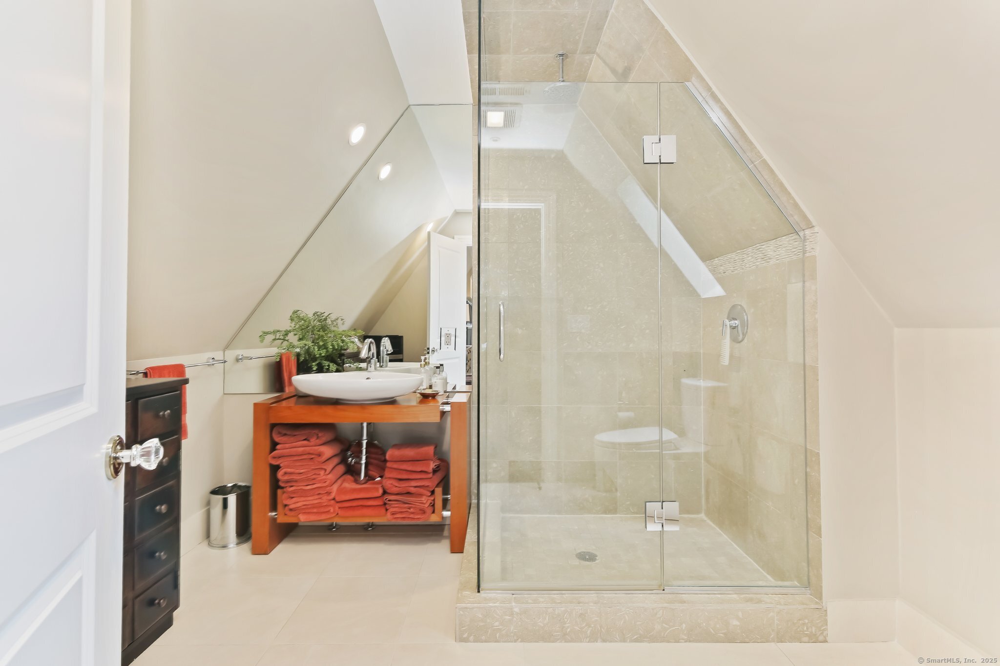 11 Old Hill Road Westport, CT 06880 - Photo 25 of 34