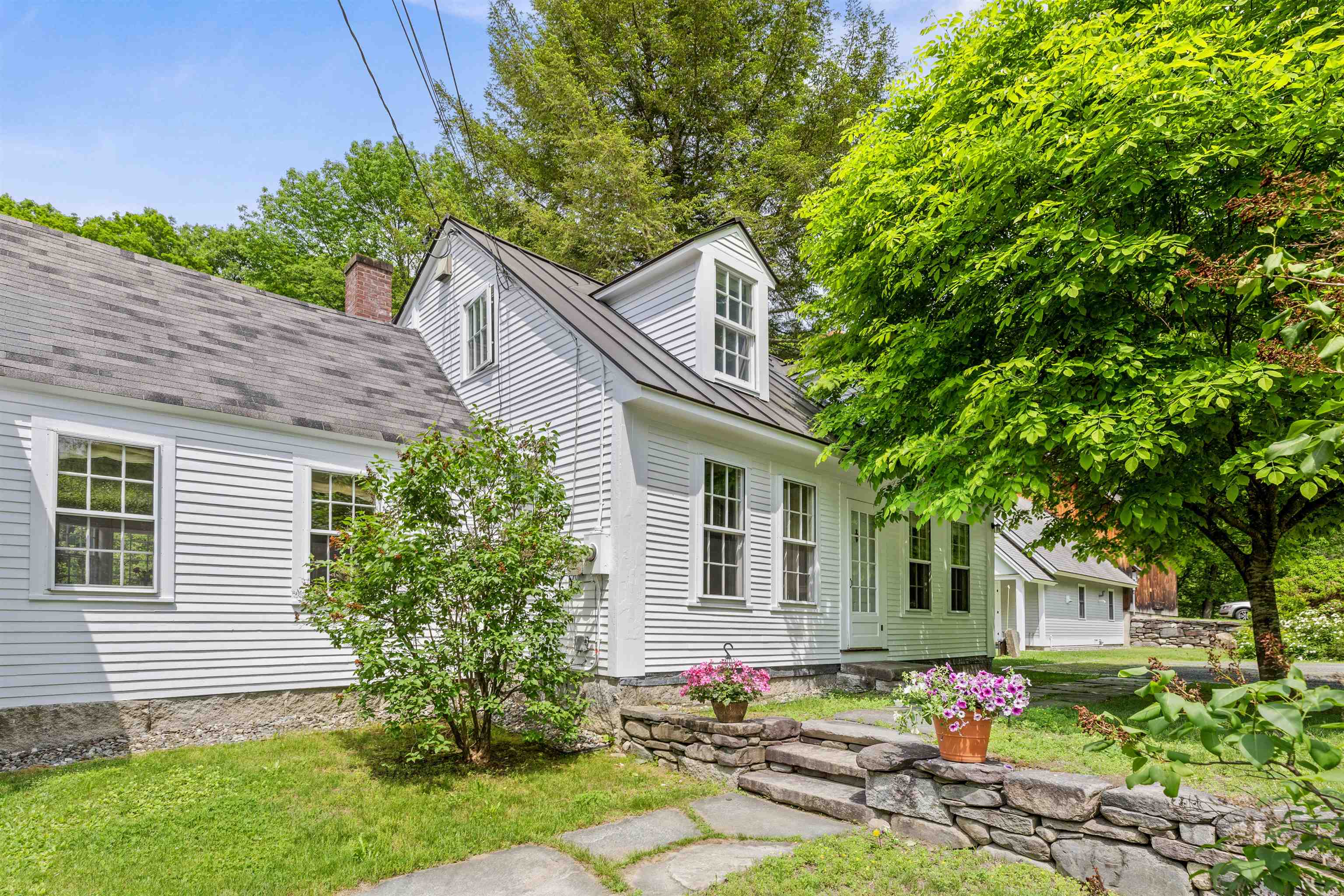 323 Turnpike Road Norwich, VT 05055 - Photo 2 of 60