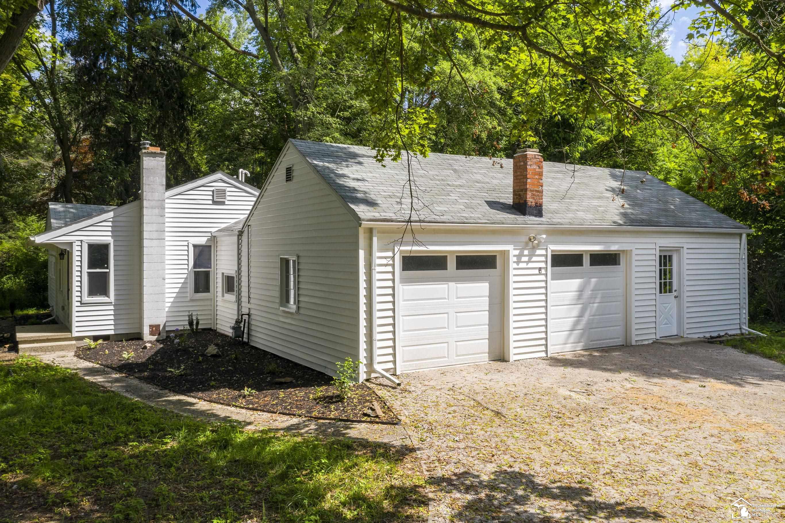 7718 Secor Road Lambertville, MI 48144 - Photo 22 of 26 50150356-19ae2ebd-16f3-41fa-9641-2f43ceb2d431.JPG