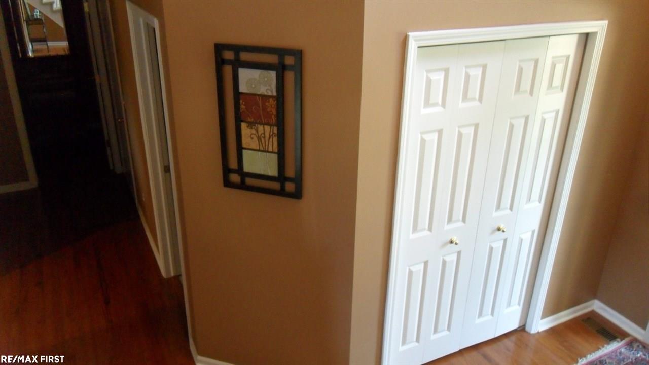 2531 Empire Court Rochester, MI 48309 - Photo 36 of 39 31306214-38.JPG