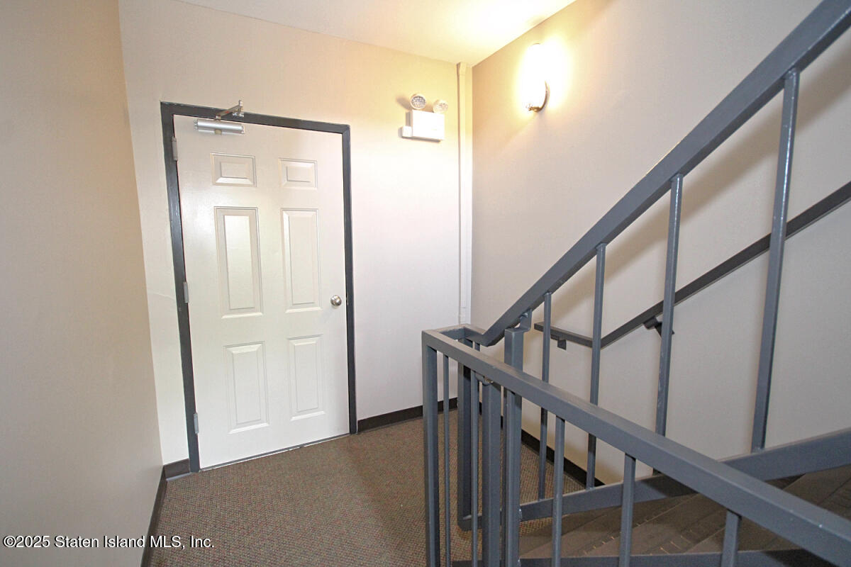 160 Devon Loop, Unit 5 Staten Island, NY 10314 - Photo 18 of 20 a view of entryway