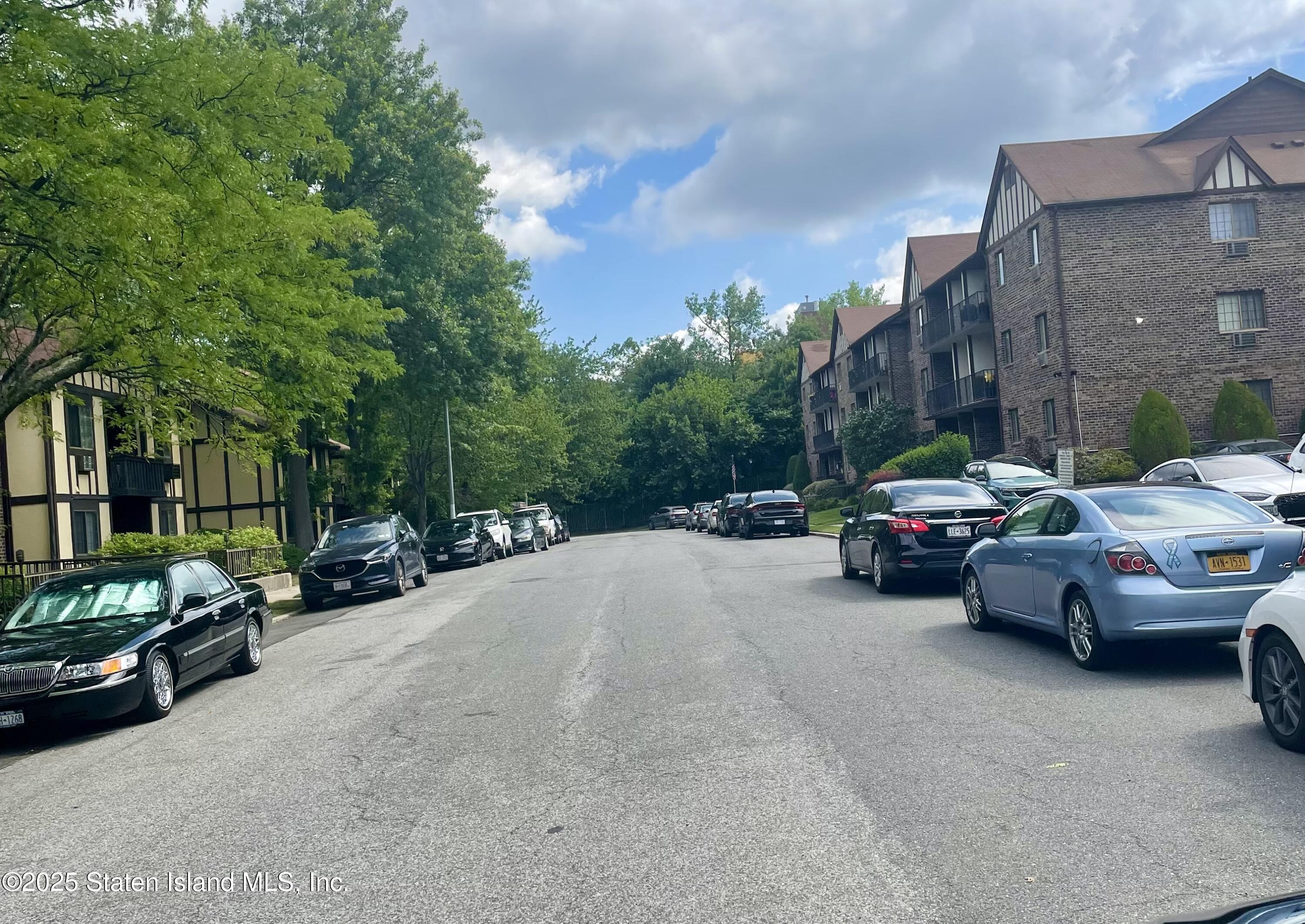 160 Devon Loop, Unit 5 Staten Island, NY 10314 - Photo 2 of 20 a view of a street