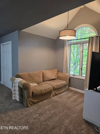 $785,000 | 701 Hampton Roads Drive, Knoxville, TN 37934