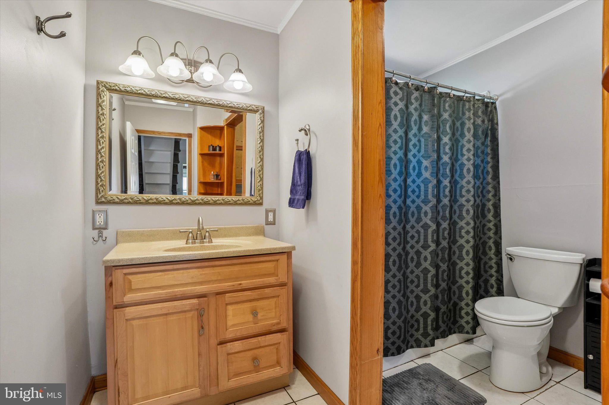87 Wildflower Road Levittown, PA 19057 - Photo 14 of 24 Main Level Full Bathroom