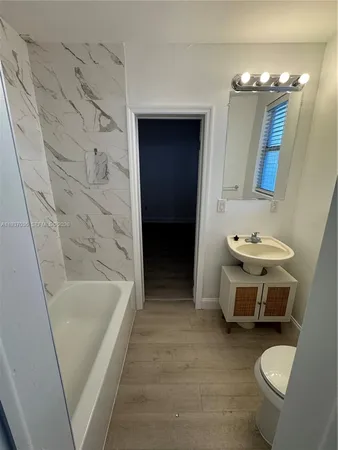 $2,999 | 1027 Euclid Avenue, Unit 2, Miami Beach, FL 33139