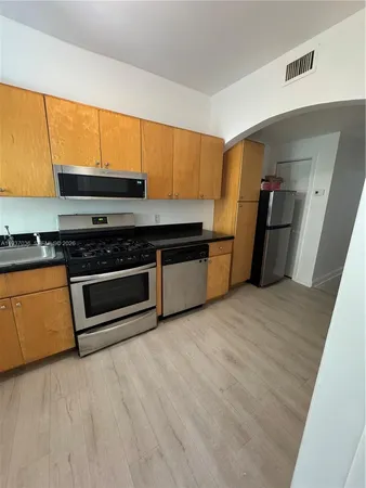 $2,999 | 1027 Euclid Avenue, Unit 2, Miami Beach, FL 33139