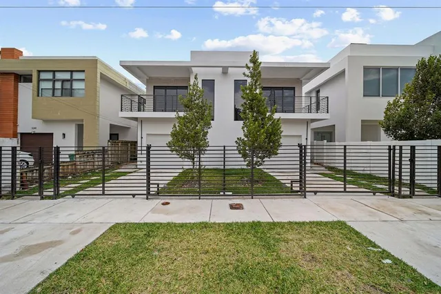 $7,950 | 3235 Percival Avenue, Unit 2, Miami, FL 33133