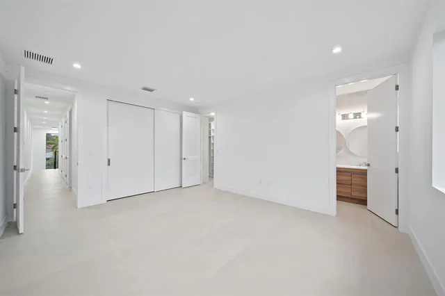 $7,950 | 3235 Percival Avenue, Unit 2, Miami, FL 33133