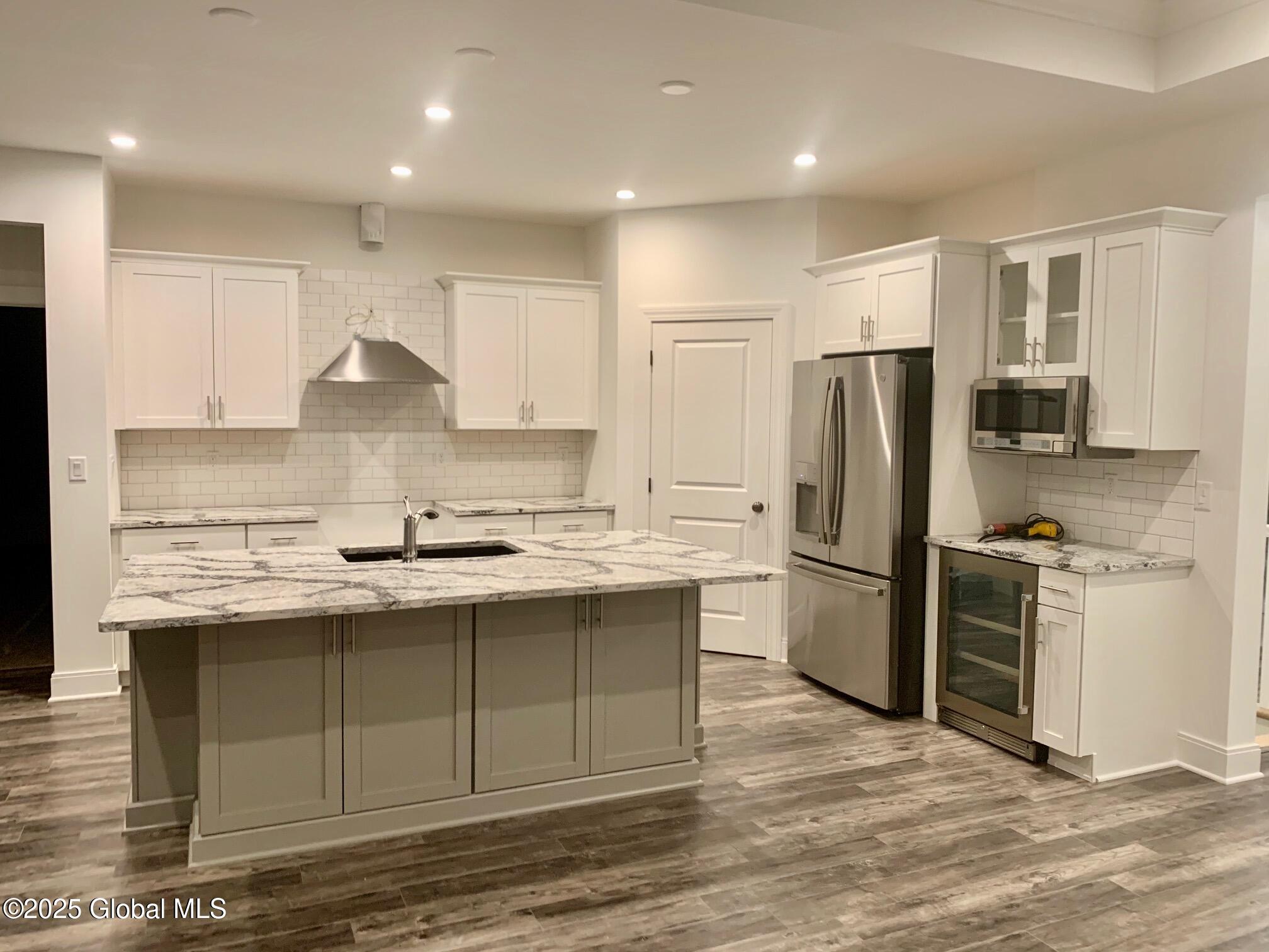30 Windrow Way Halfmoon, NY 12118 - Photo 3 of 13 4 Clemens Drive kitchen Nov 2020