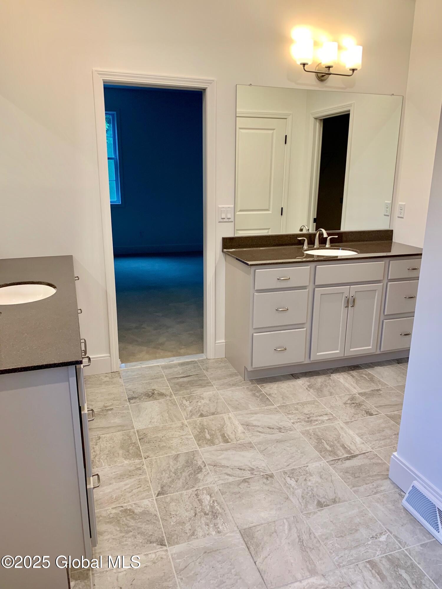30 Windrow Way Halfmoon, NY 12118 - Photo 7 of 13 9 Newport master bath