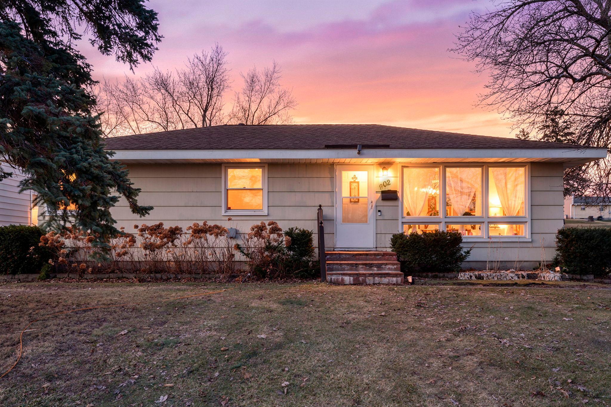 902 7th Avenue East Shakopee, MN 55379 - Photo 1 of 1