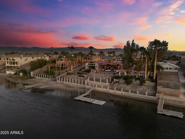 a view of a city street view