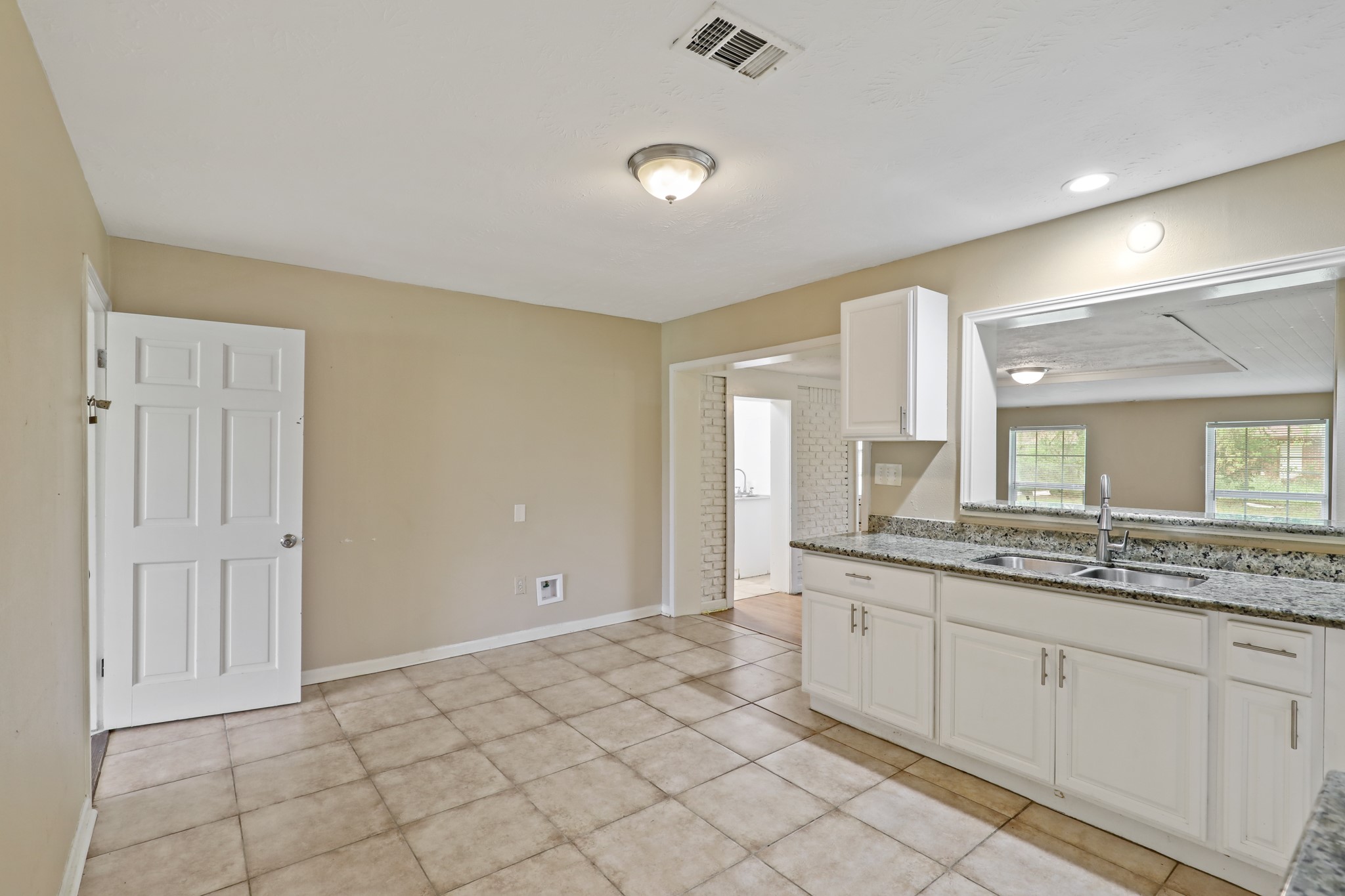 9315 Laura Koppe Road Houston, TX 77078 - Photo 12 of 15