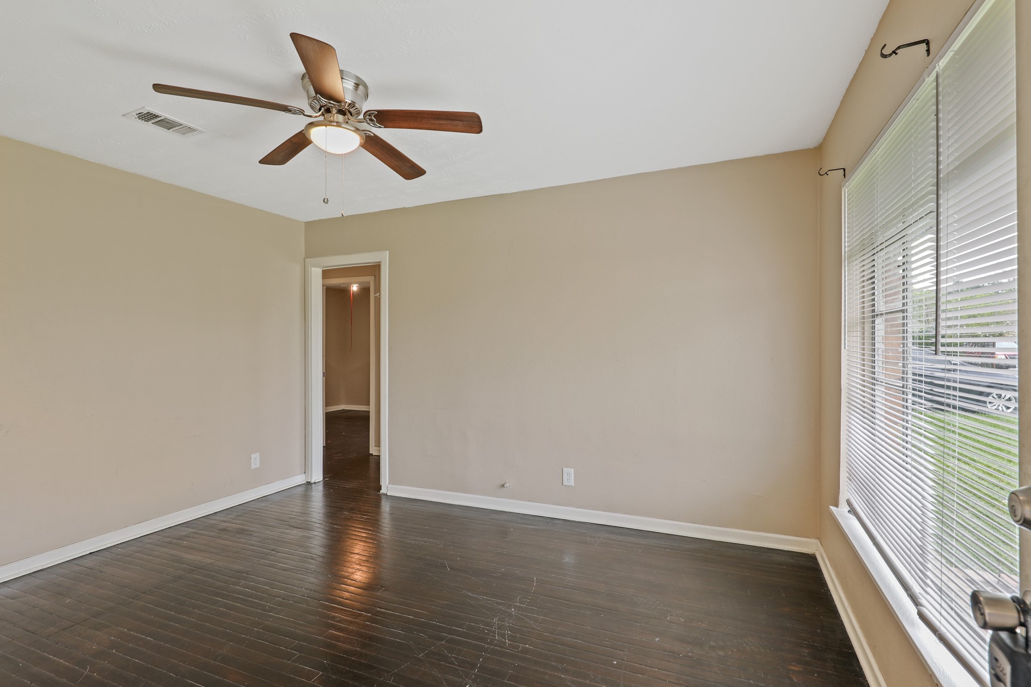 9315 Laura Koppe Road Houston, TX 77078 - Photo 2 of 15