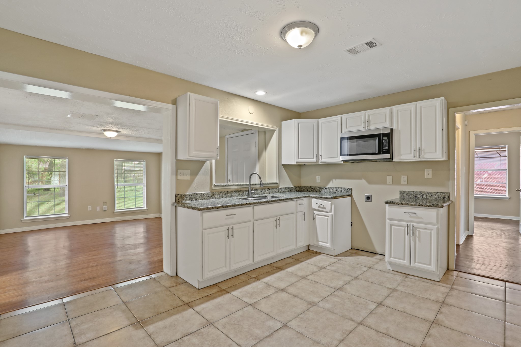 9315 Laura Koppe Road Houston, TX 77078 - Photo 7 of 15