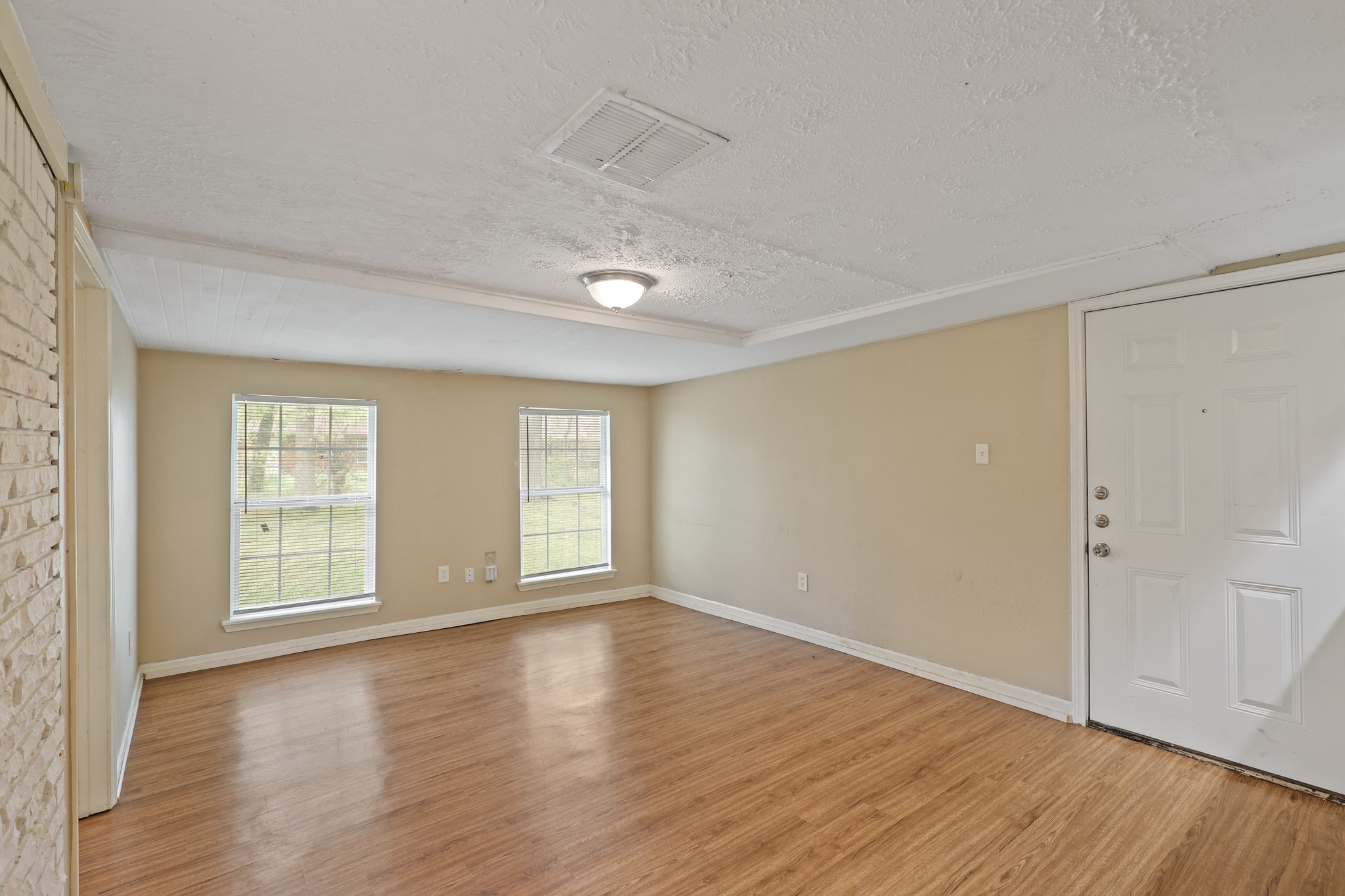 9315 Laura Koppe Road Houston, TX 77078 - Photo 9 of 15