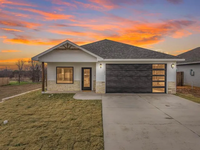 $273,000 | 704 South Ivy Street, Hillsboro, TX 76645