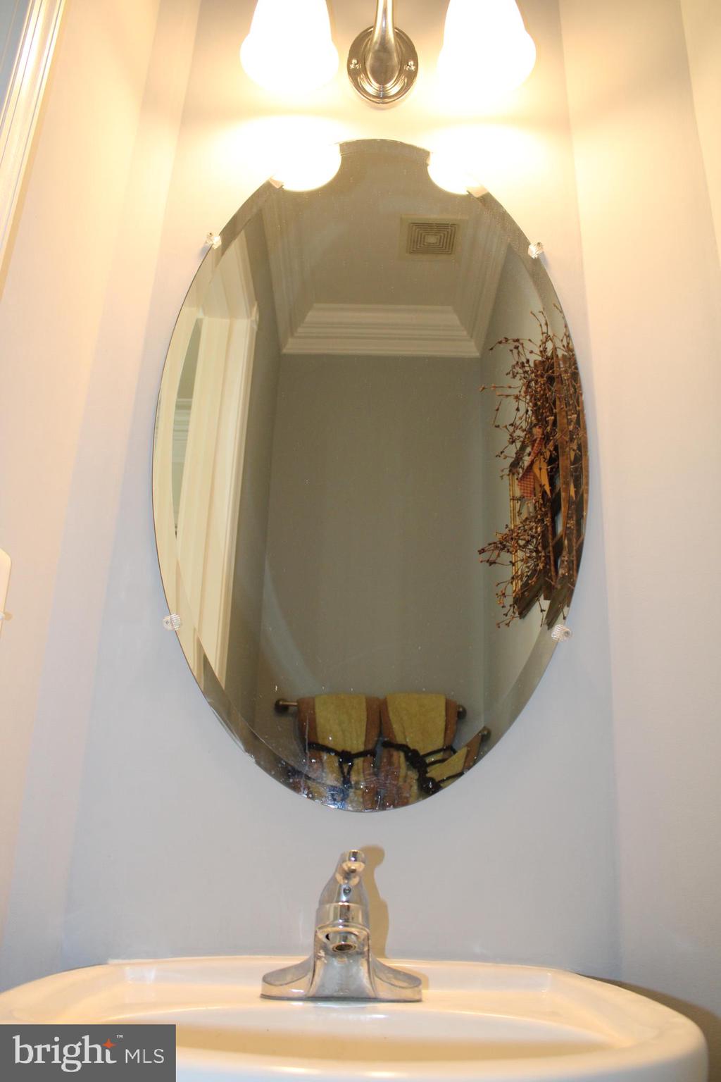 16171 Radburn Street Woodbridge, VA 22191 - Photo 40 of 95 Gallery Image 40