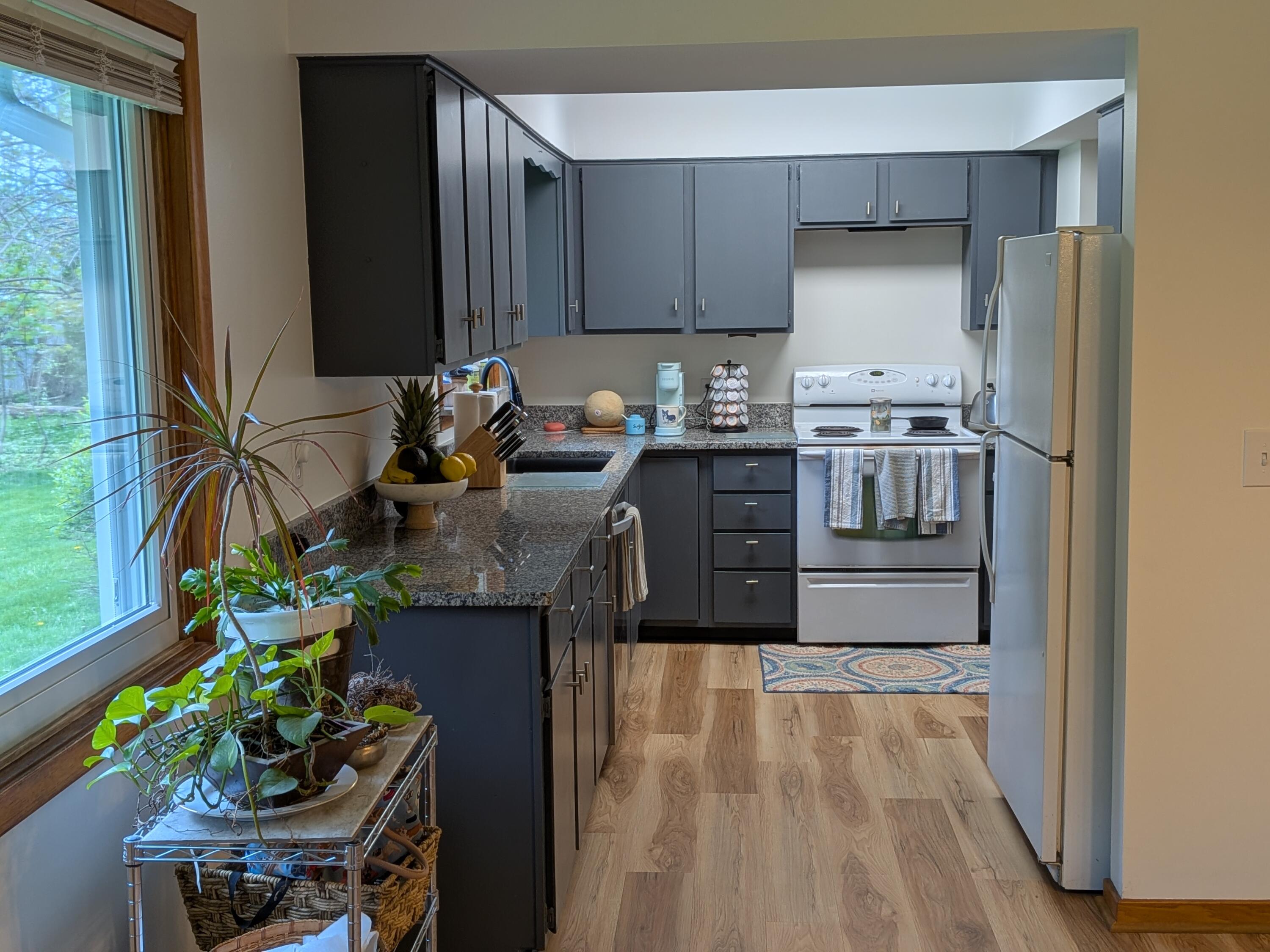 7852 State Street Brighton, MI 48116 - Photo 12 of 51 Kitchen_7846