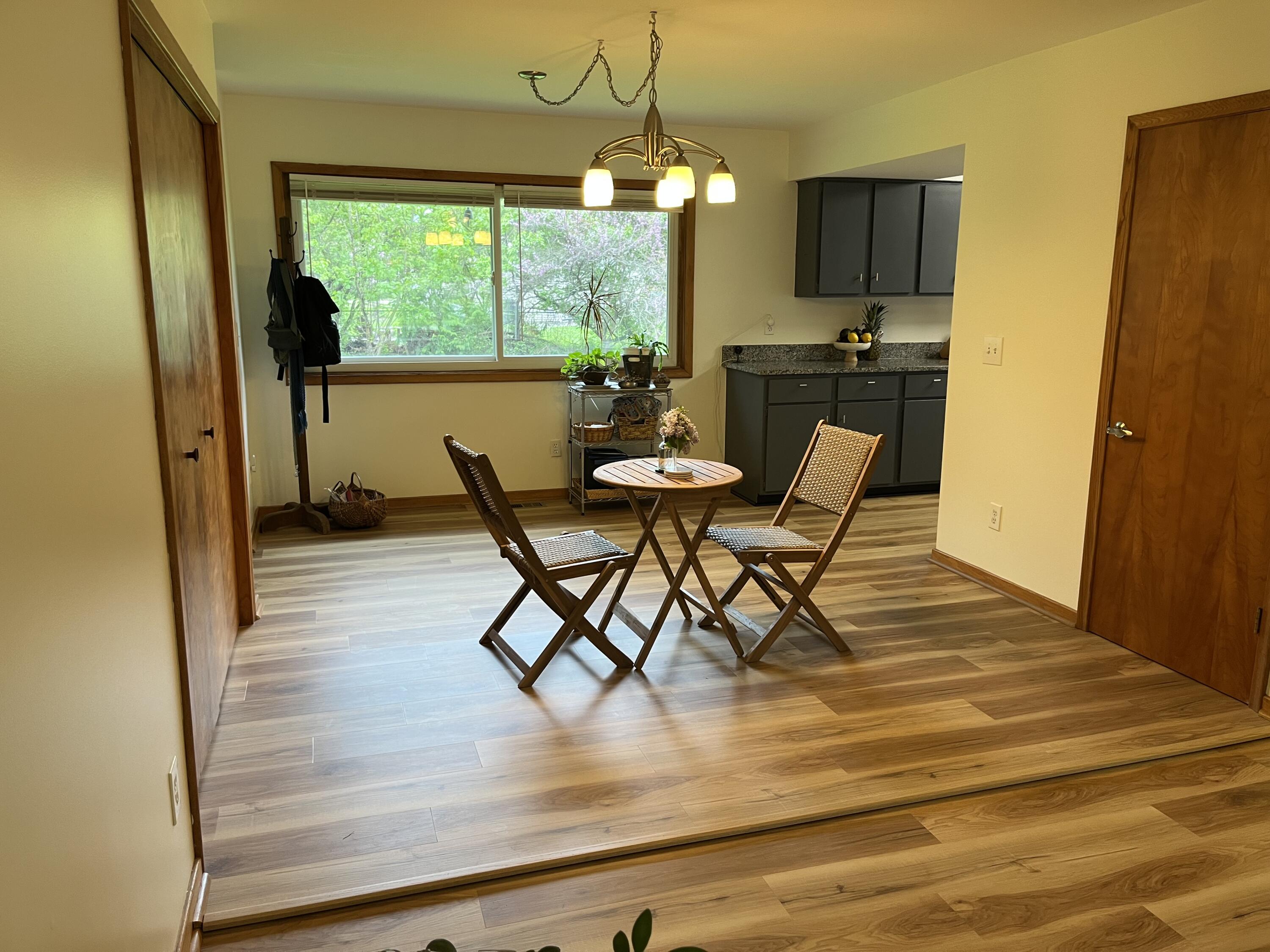 7852 State Street Brighton, MI 48116 - Photo 18 of 51 Den_Dining_8284
