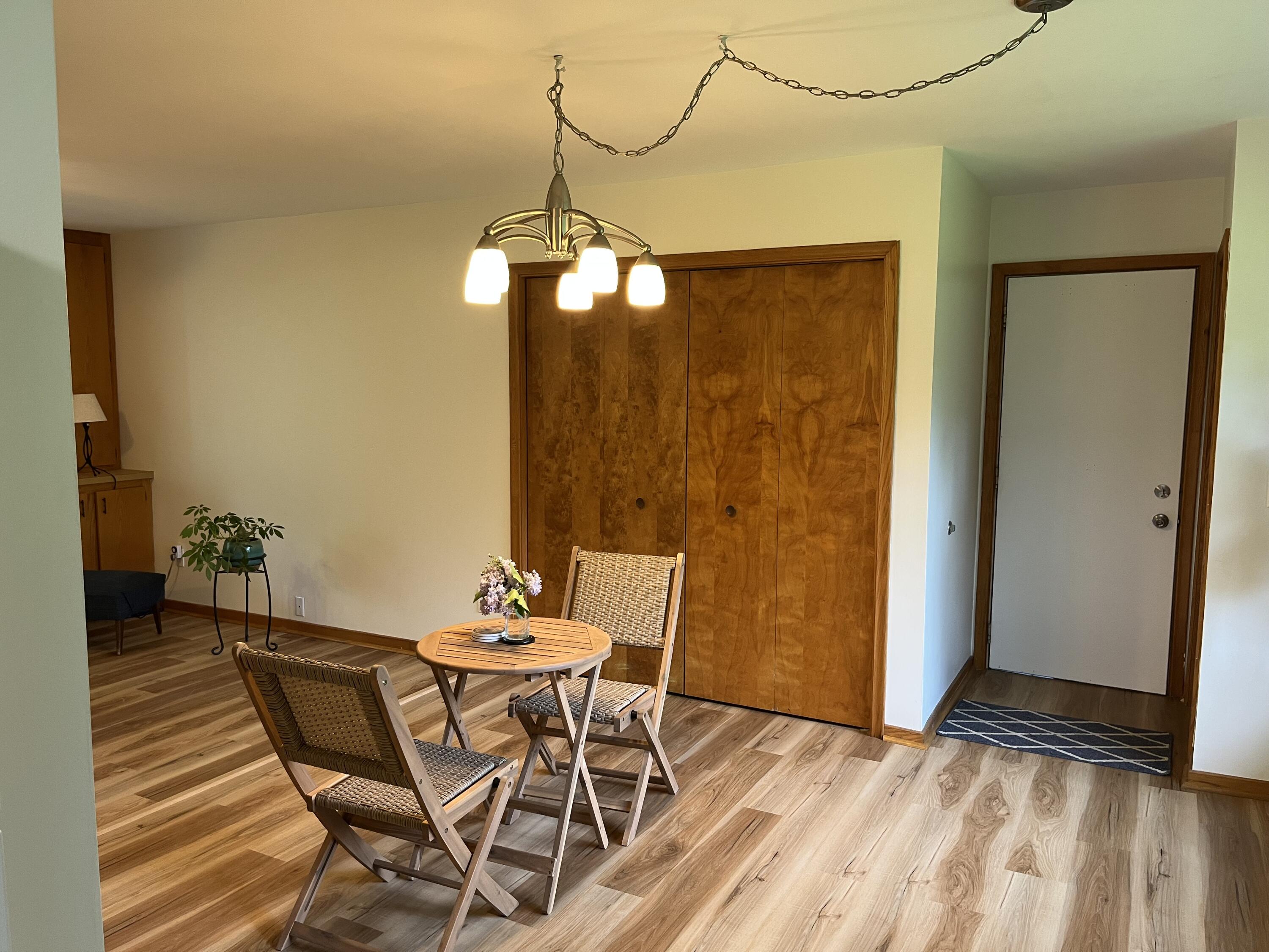 7852 State Street Brighton, MI 48116 - Photo 19 of 51 Den_Dining_8270