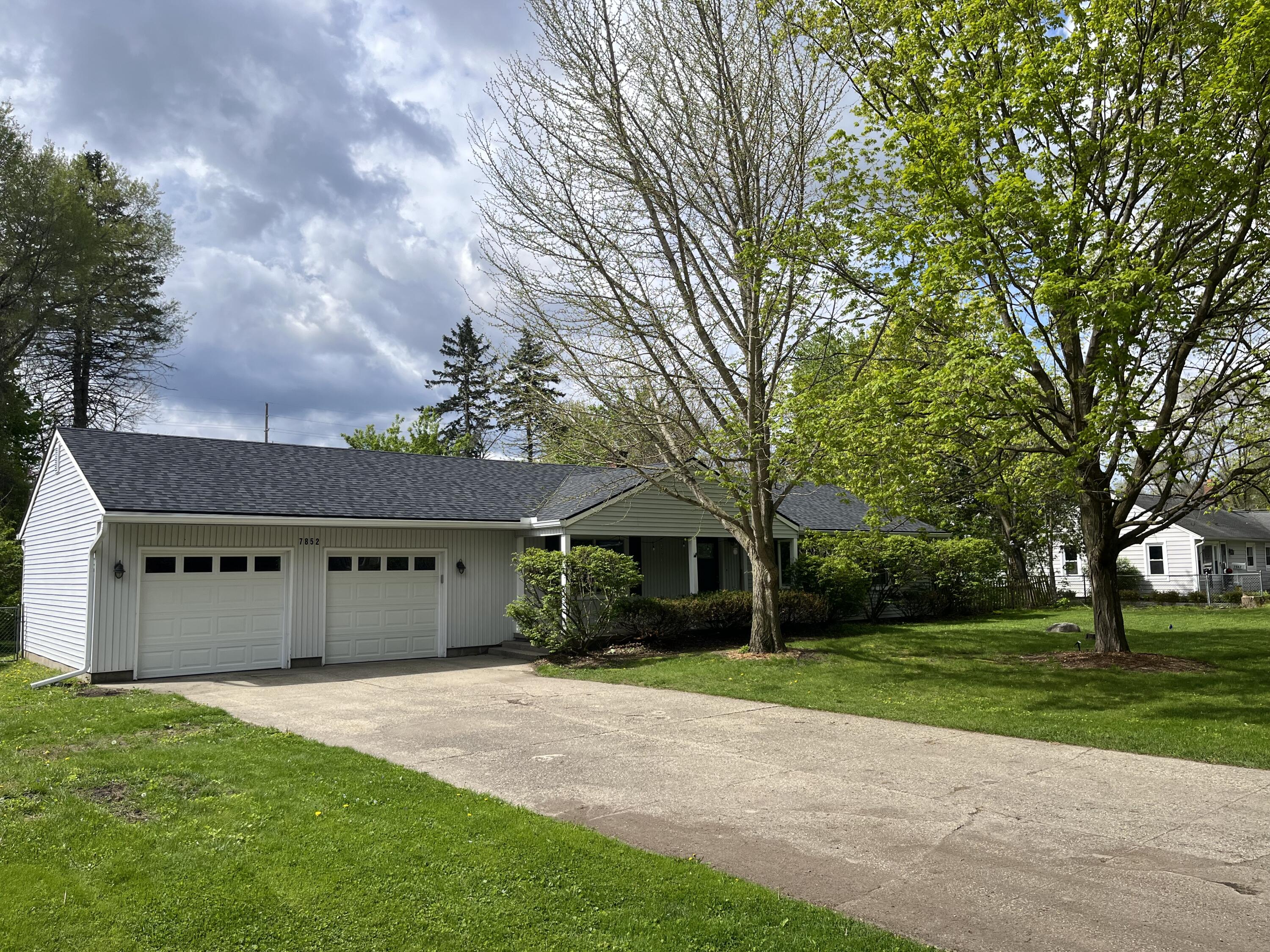 7852 State Street Brighton, MI 48116 - Photo 2 of 51 Front_8156