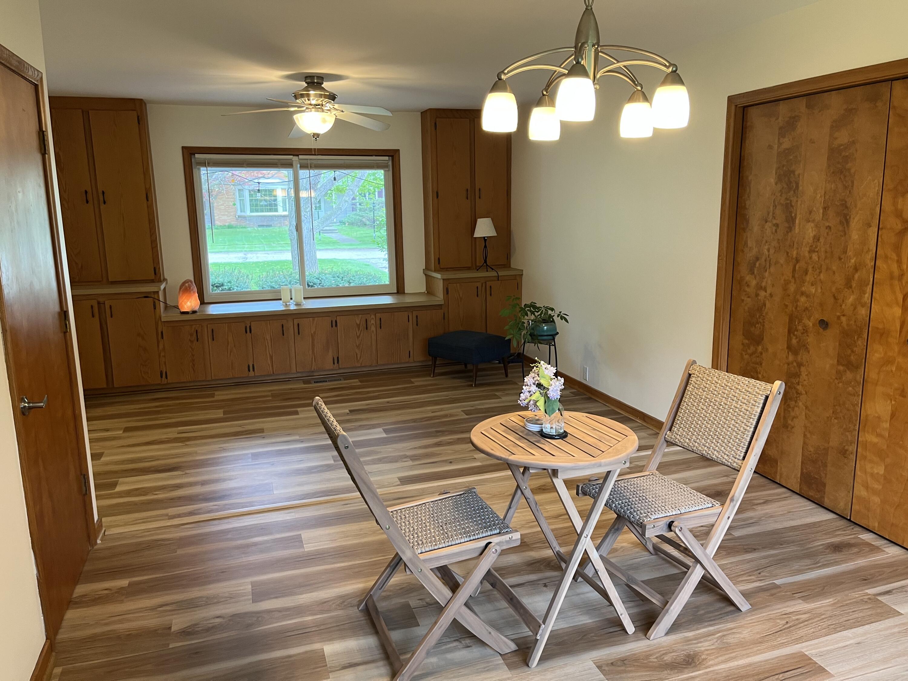 7852 State Street Brighton, MI 48116 - Photo 21 of 51 Den_Dining_8274