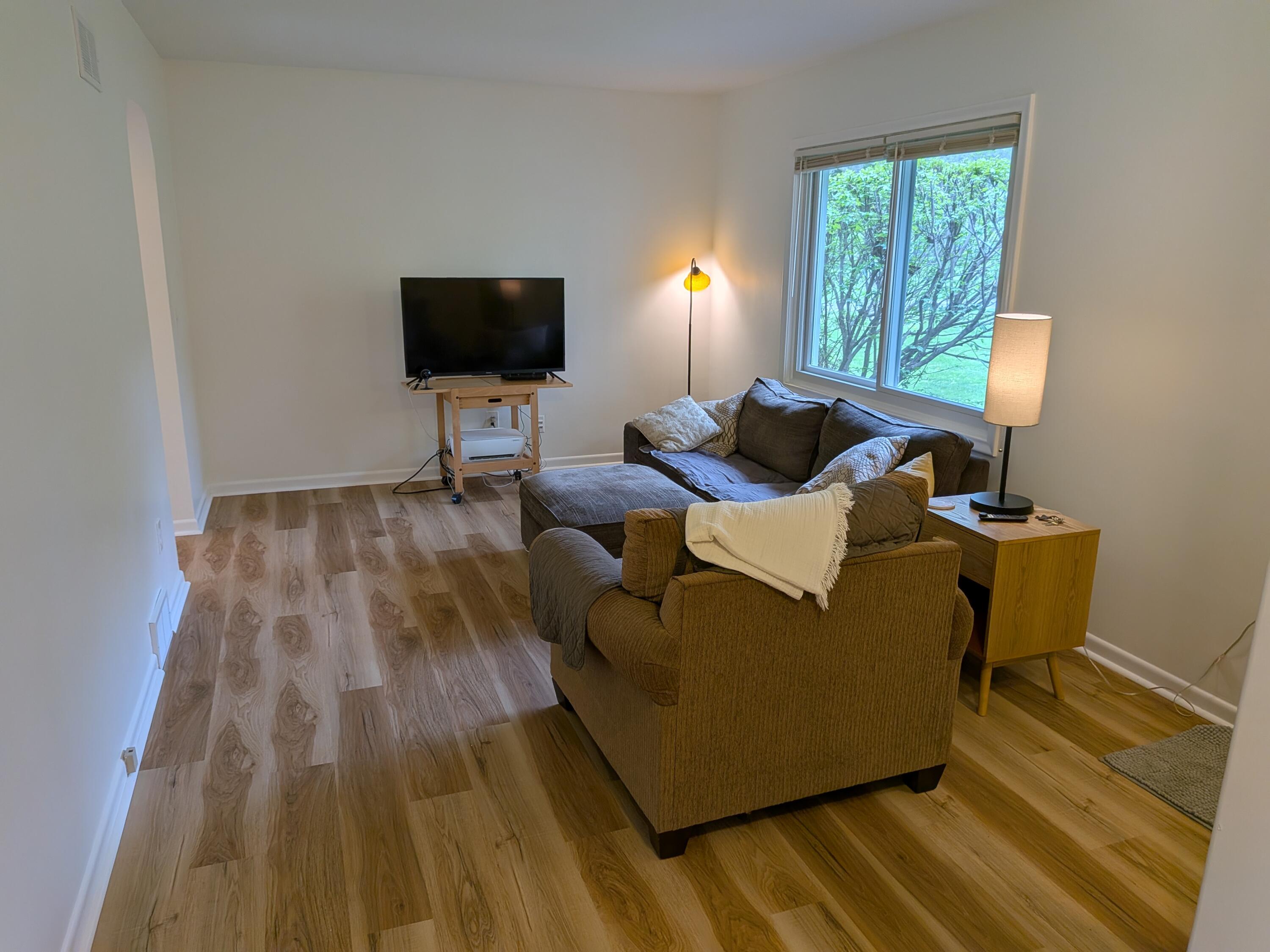 7852 State Street Brighton, MI 48116 - Photo 27 of 51 Living_5968