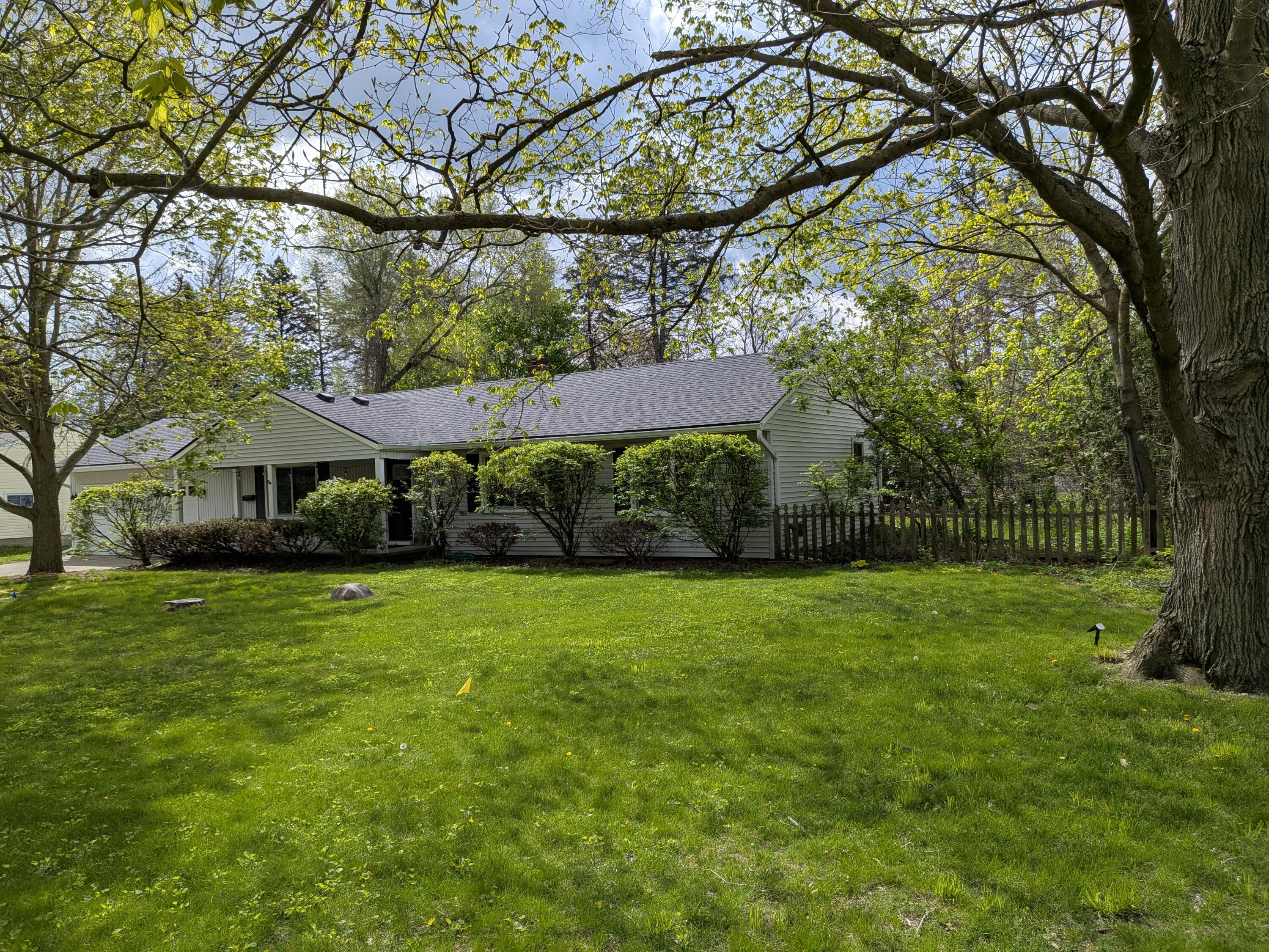 7852 State Street Brighton, MI 48116 - Photo 3 of 51 Front_7285