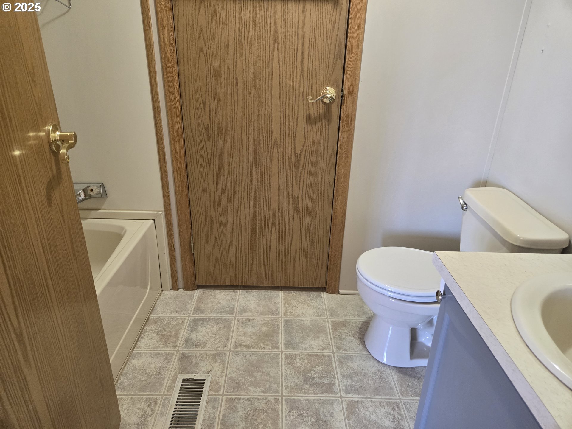 132 Oak Tree Road Roseburg, OR 97470 - Photo 11 of 25 Gallery Image 11