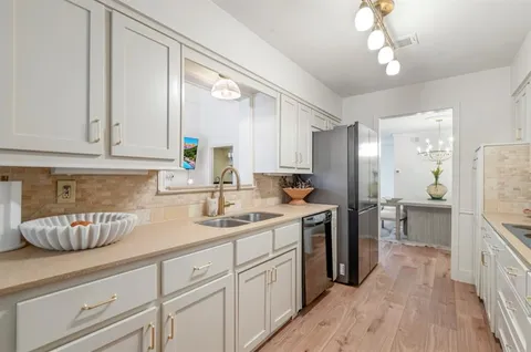 $674,000 | 3778 Weeburn Drive, Dallas, TX 75229