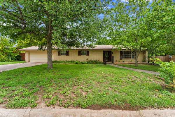 $349,000 | 1011 Vanderveer, Burnet, TX 78611