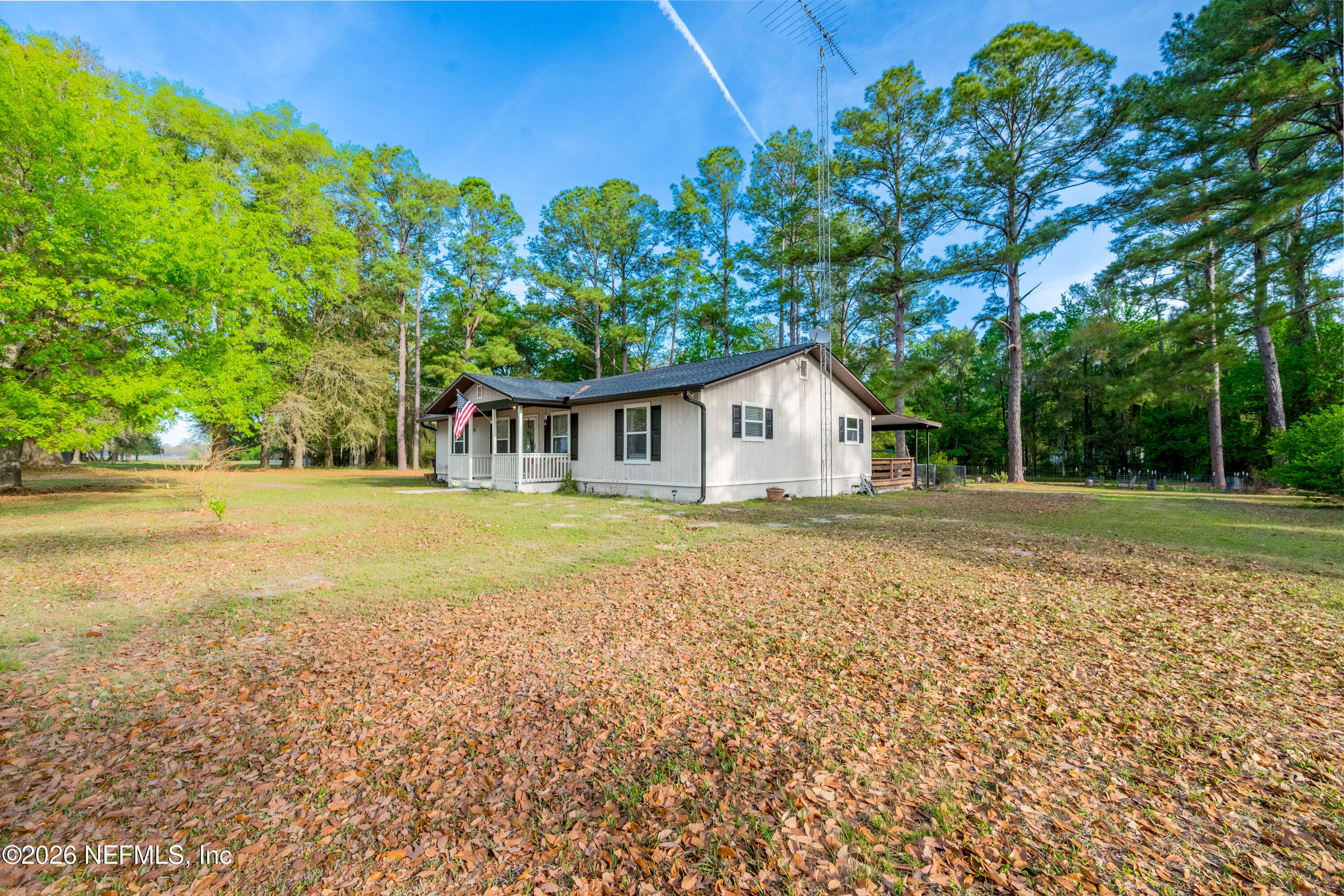 20021 Southeast 88th Trail Lake Butler, FL 32054 - Photo 4 of 43 a house view with garden space