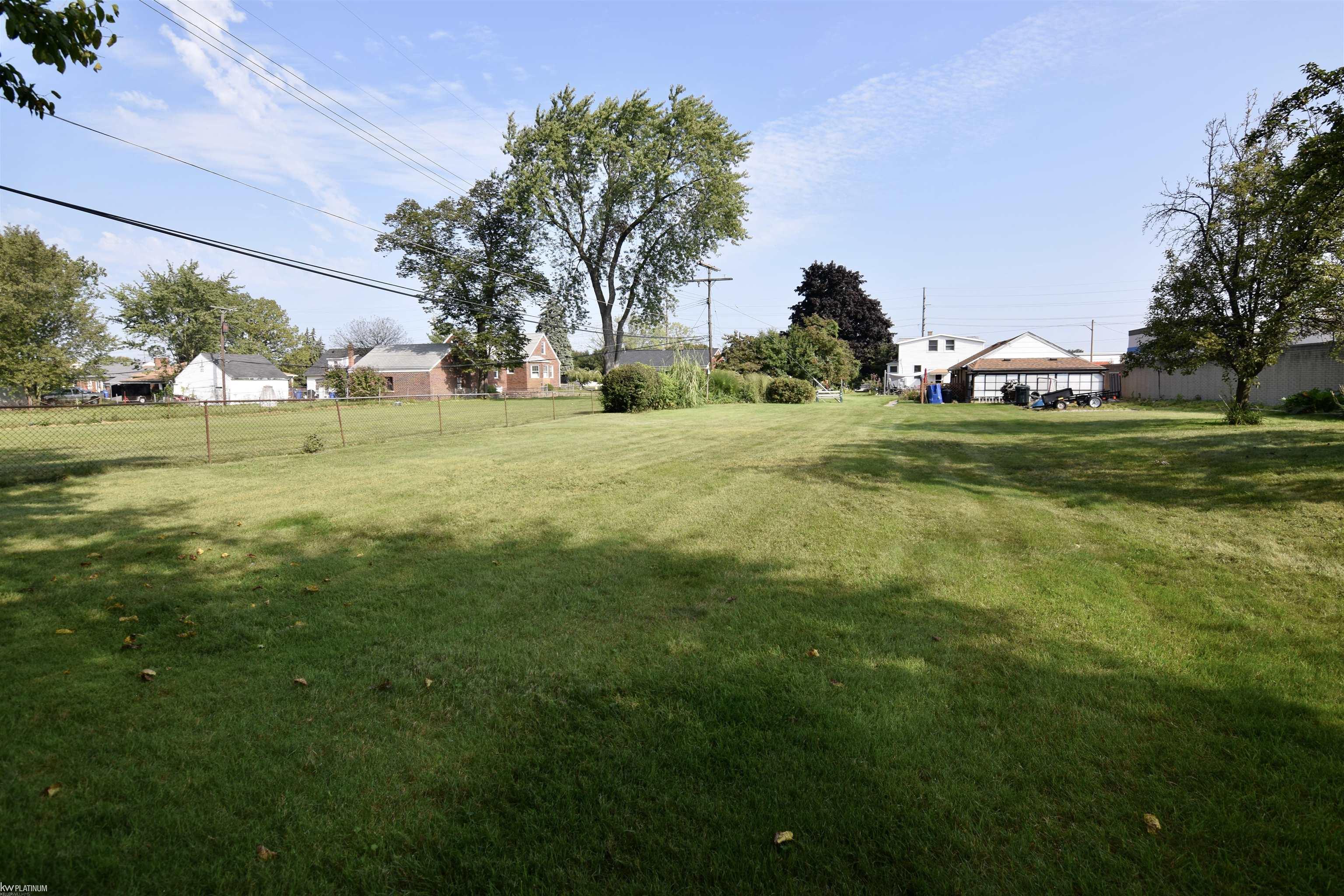 13274 East 10 Mile Road Warren, MI 48089 - Photo 30 of 31 50158235-14ca3a86-702b-4fdb-8e13-124a11553b75.JPG