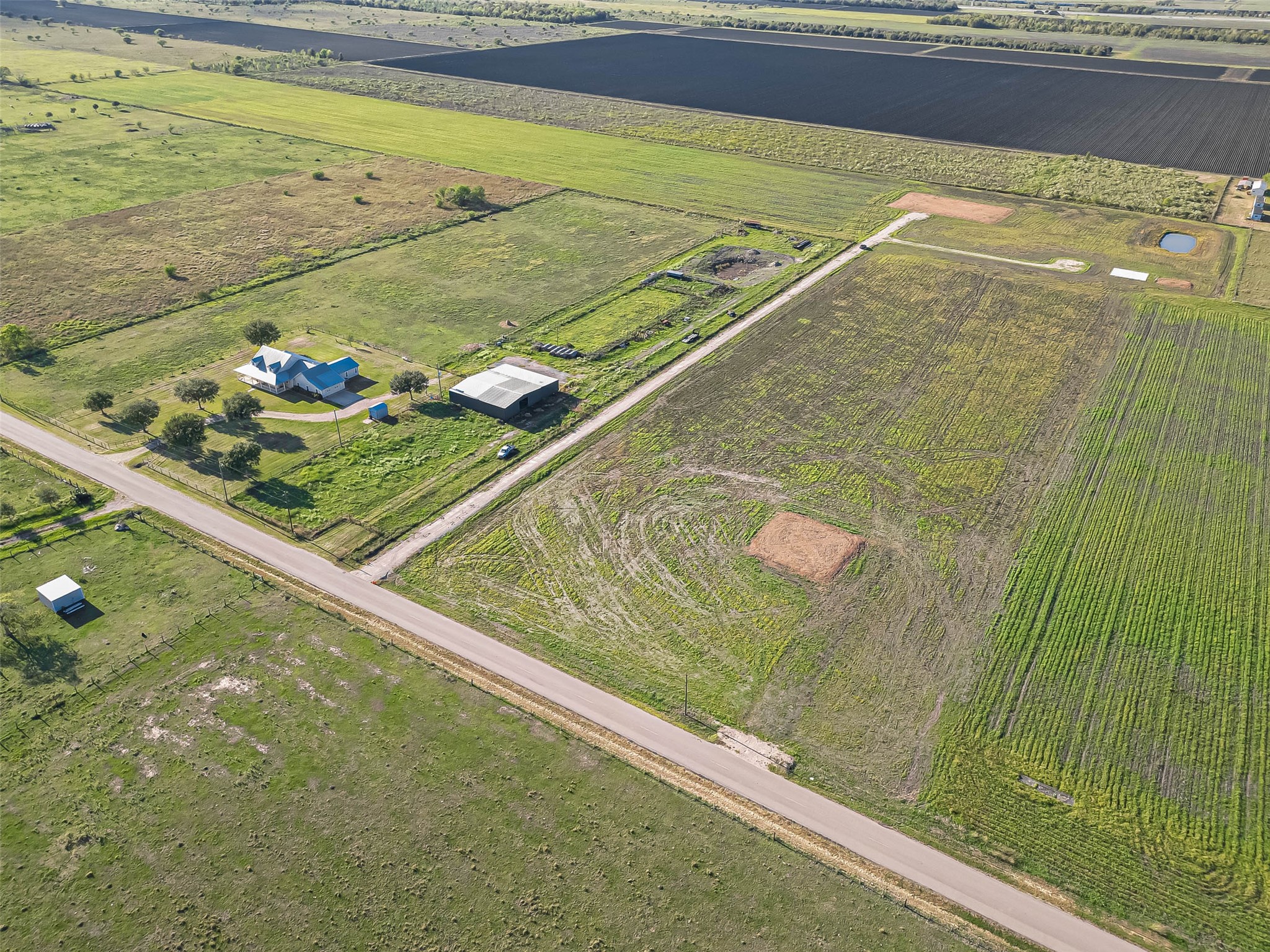 12424 McFarlane Road Beasley, TX 77417 - Photo 4 of 10 a view of a bathtub