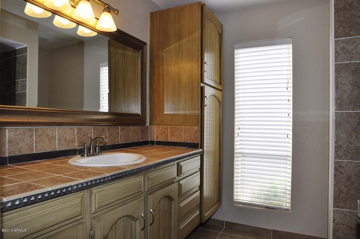 18607 East Mazatzal Circle Rio Verde, AZ 85263 - Photo 26 of 38 Hall Bath