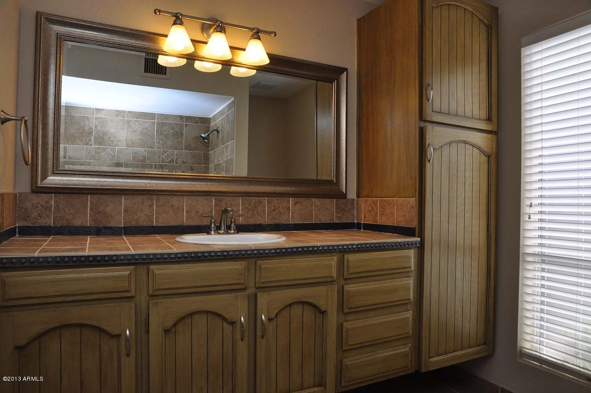 18607 East Mazatzal Circle Rio Verde, AZ 85263 - Photo 27 of 38 Hall Bath2