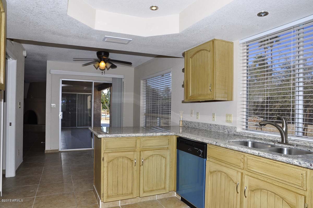 18607 East Mazatzal Circle Rio Verde, AZ 85263 - Photo 30 of 38 Kitchen2