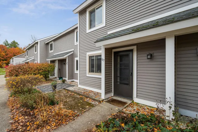$325,000 | 107 Sugar Tree Lane, South Burlington, VT 05403