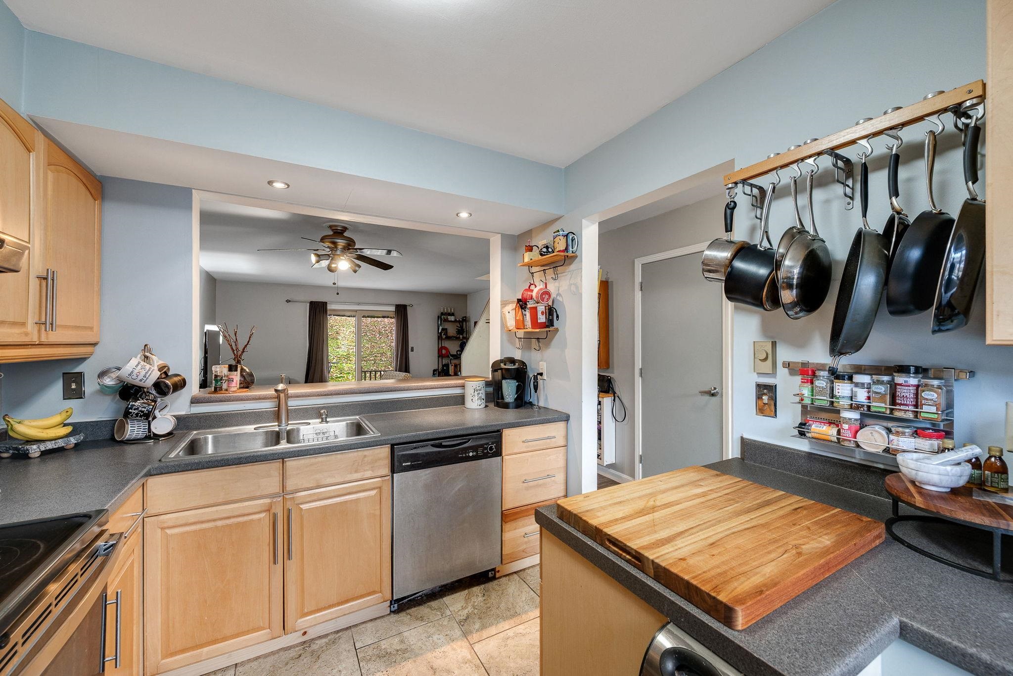 107 Sugar Tree Lane South Burlington, VT 05403 - Photo 5 of 23