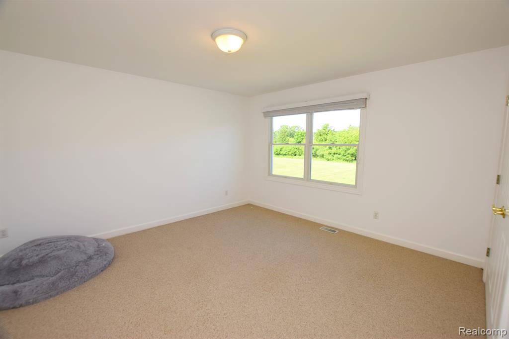 1417 West Reid Road Flint, MI 48507 - Photo 13 of 39