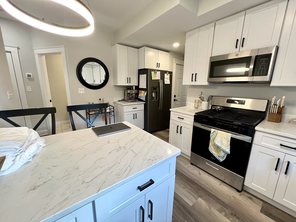 242 West 3rd Street, Unit 2 Boston, MA 02127 - Photo 4 of 21