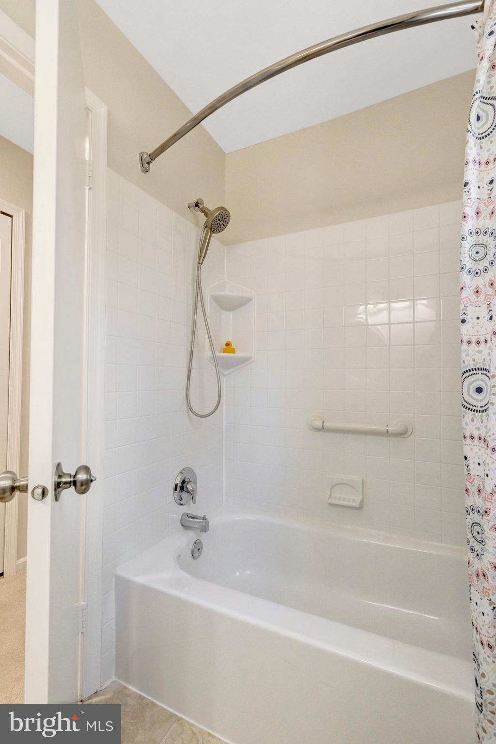 9010 Brook Ford Road Burke, VA 22015 - Photo 19 of 46 Hall Bath (2nd view).