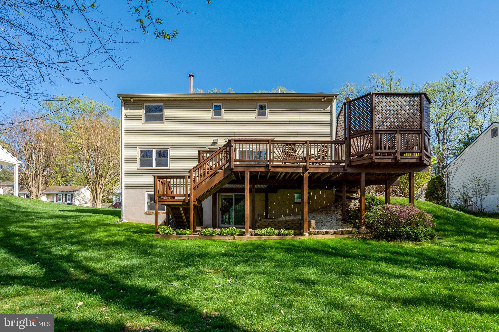 9010 Brook Ford Road Burke, VA 22015 - Photo 41 of 46 Plenty of room for guests!