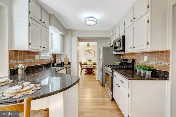 $835,000 | 9010 Brook Ford Road, Burke, VA 22015