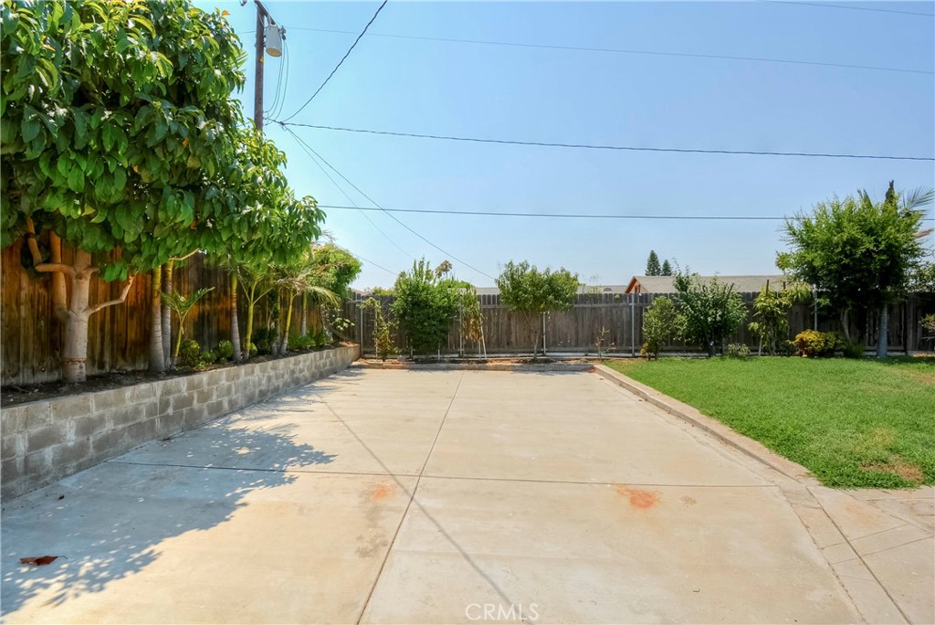3446 Briarvale Street Corona, CA 92879 - Photo 36 of 37 a view of backyard space and residential houses