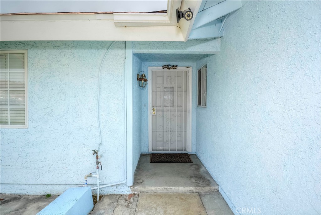 3446 Briarvale Street Corona, CA 92879 - Photo 4 of 37