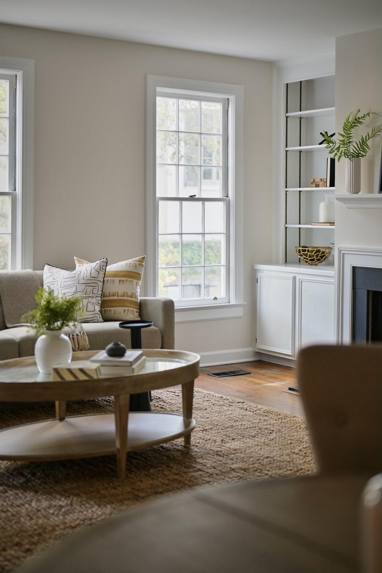 12 Elliott Street, Unit A Charleston, SC 29401 - Photo 12 of 56 Living room