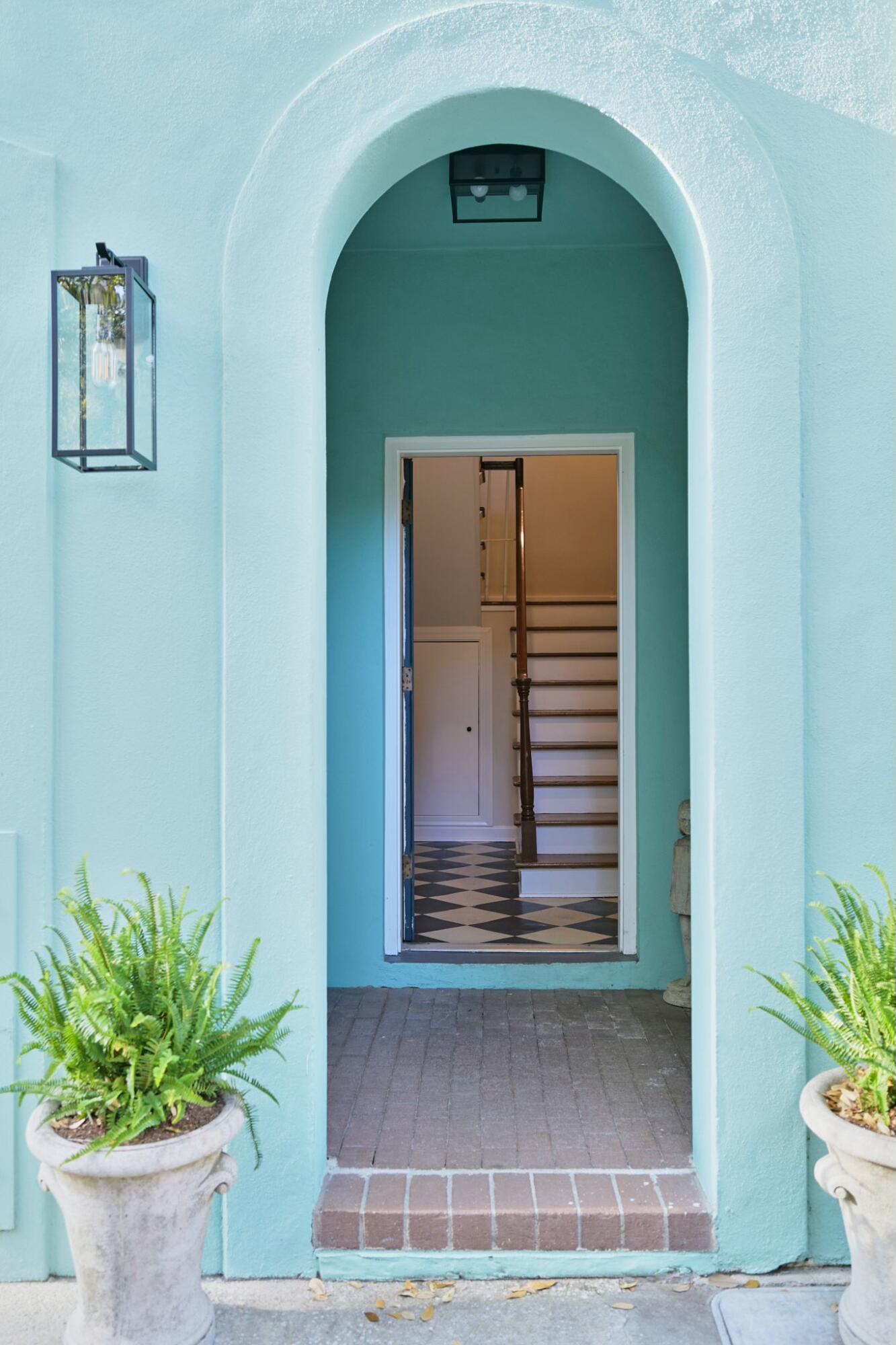 12 Elliott Street, Unit A Charleston, SC 29401 - Photo 9 of 56 Front entry